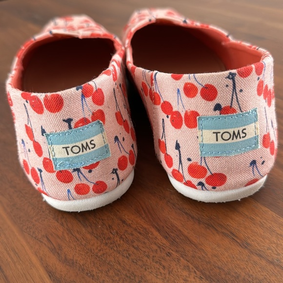 Toms Alpargata Youth Shoe (Fits Womens 8) - Picture 4 of 6